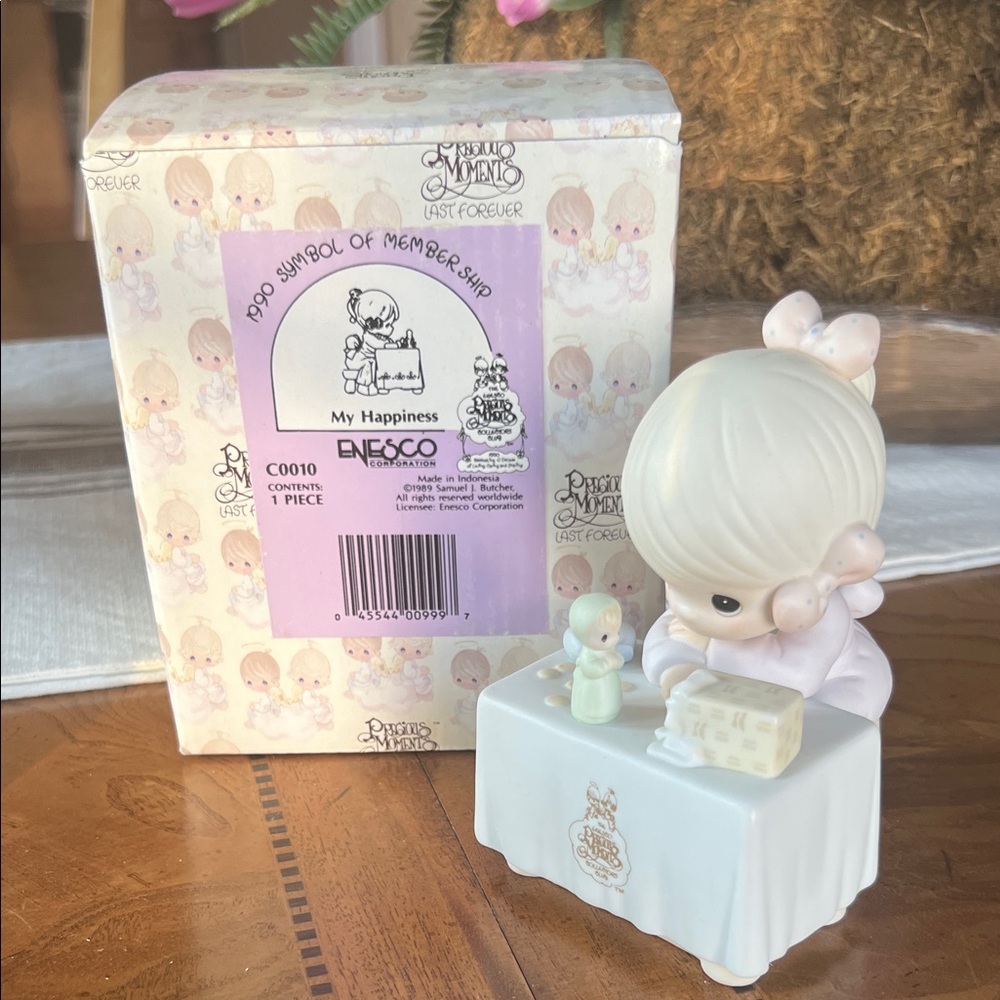 1990 Symbol of Membership Precious  Moments My Happiness Figurine